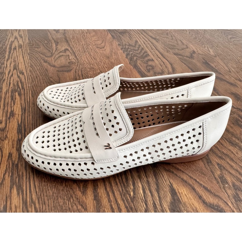 Naturalizer Bloom Perf White Perforated Leather Penny Loafers Womens Size 10M